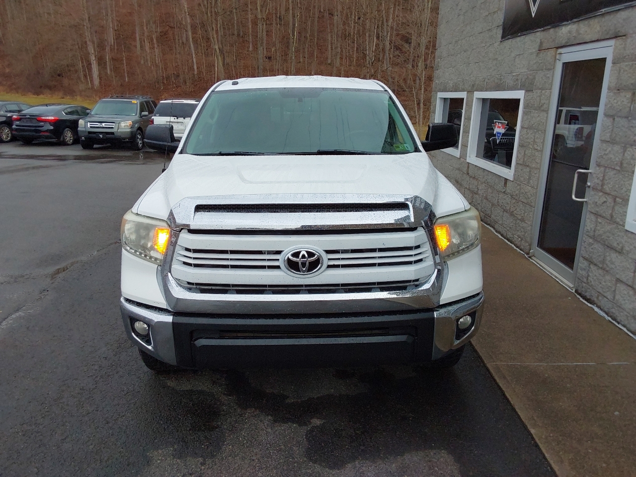Toyota Tundra 4WD Truck Double Cab 5.7L V8 6-Spd AT SR5 (Natl) 2014