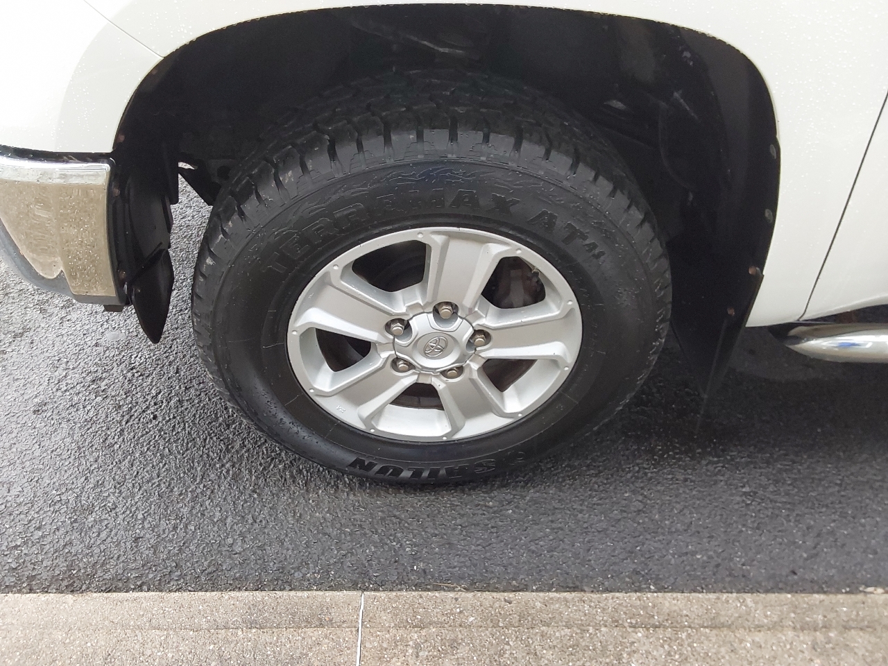 Toyota Tundra 4WD Truck Double Cab 5.7L V8 6-Spd AT SR5 (Natl) 2014