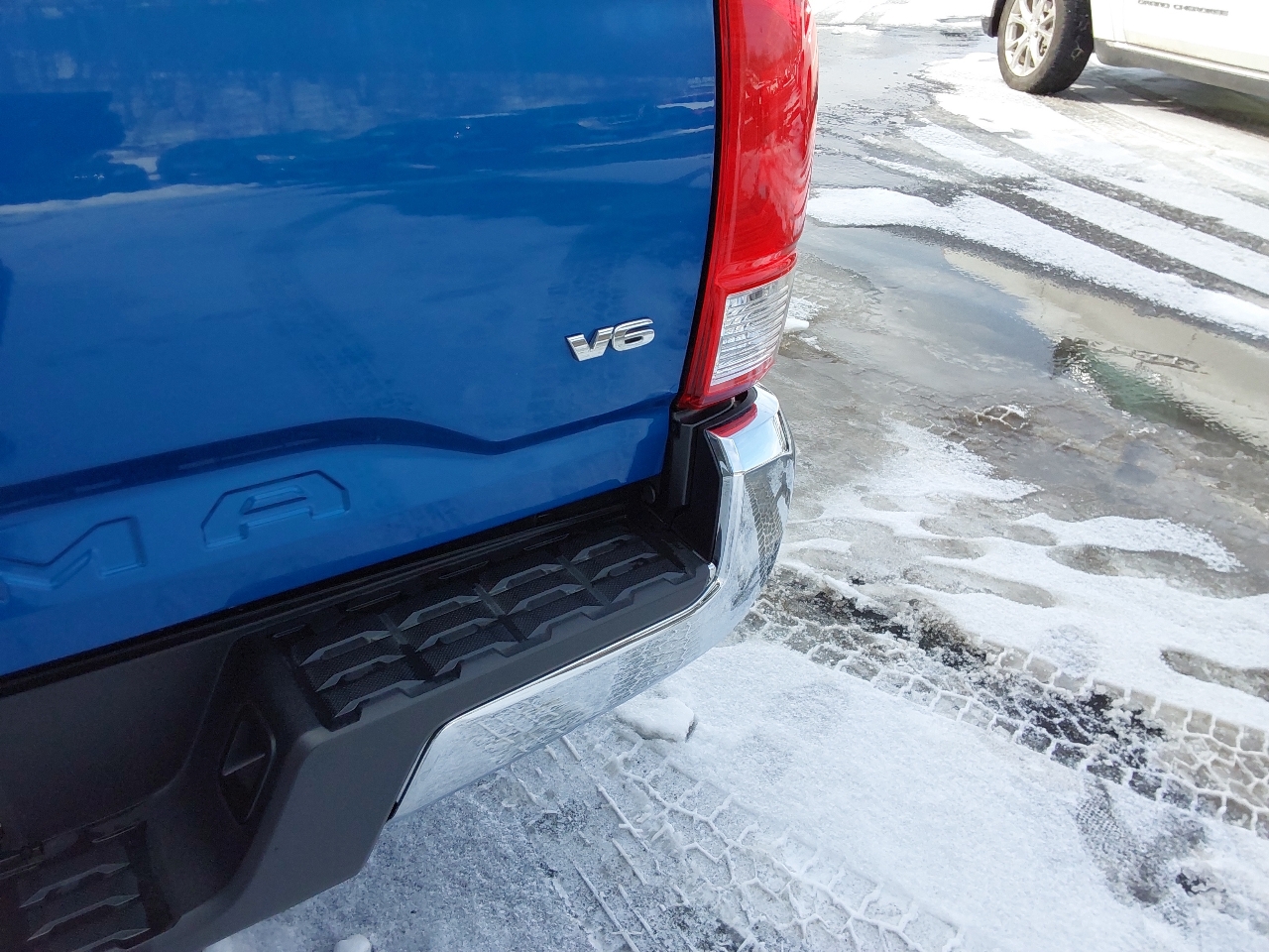 Toyota Tacoma SR5 Dbl Cab 4WD V6 at 2017