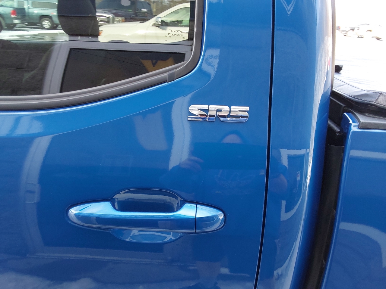 Toyota Tacoma SR5 Dbl Cab 4WD V6 at 2017