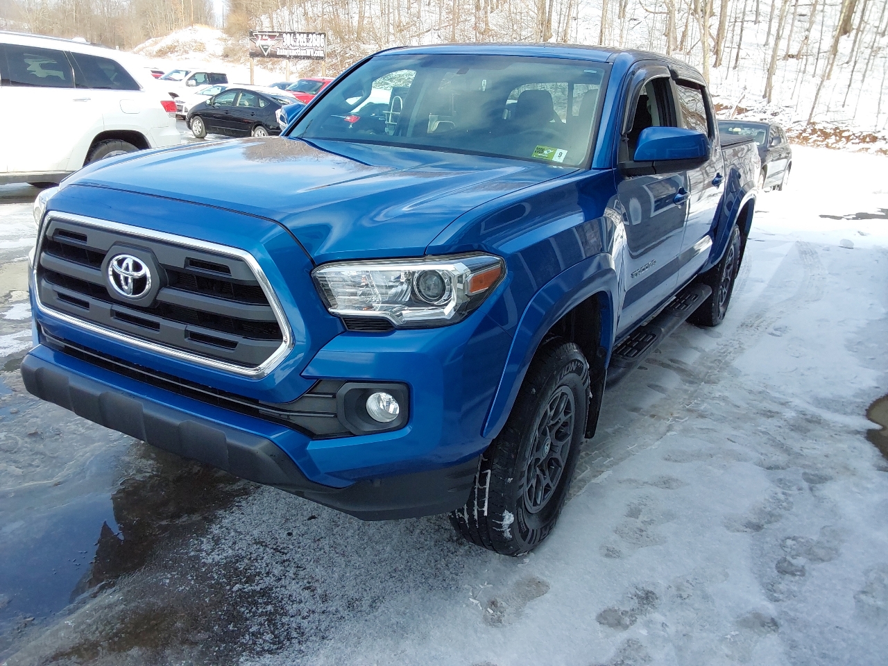 Toyota Tacoma SR5 Dbl Cab 4WD V6 at 2017