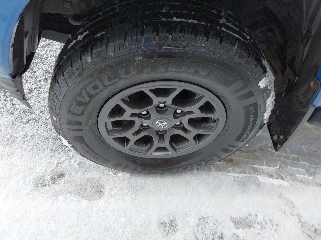 Toyota Tacoma SR5 Dbl Cab 4WD V6 at 2017