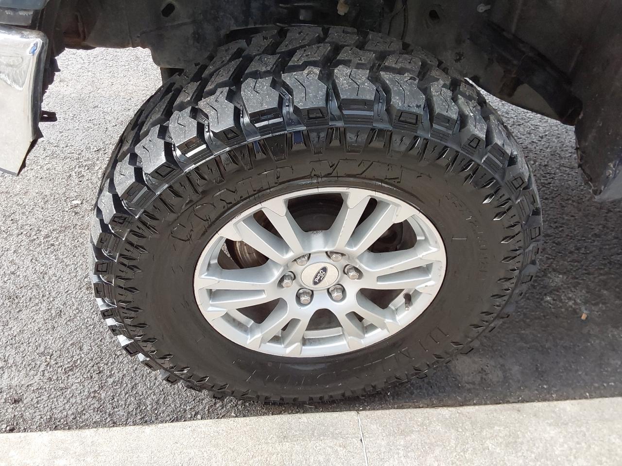 Ford F-150 4WD SuperCrew 145" Lariat 2016