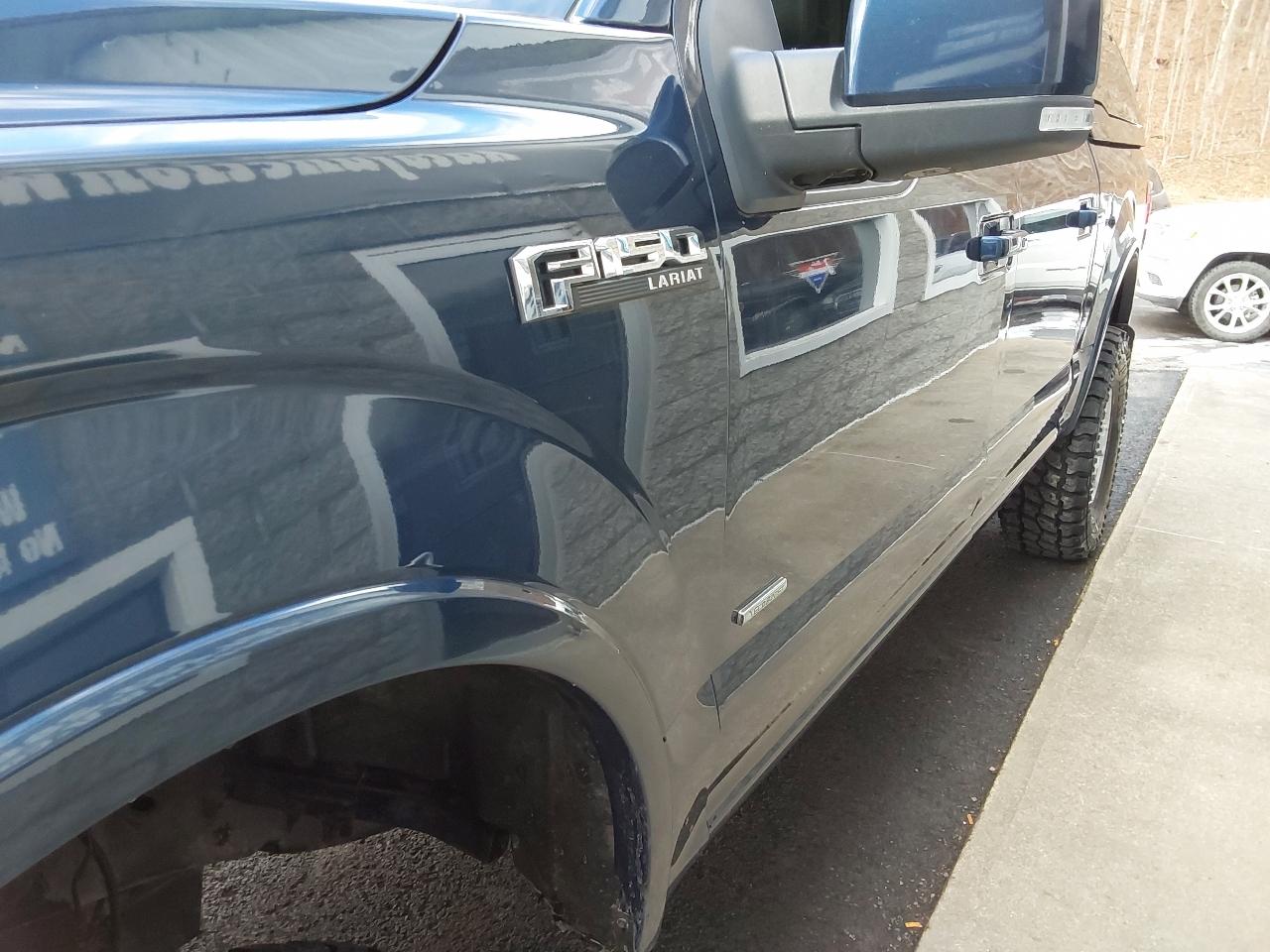 Ford F-150 4WD SuperCrew 145" Lariat 2016