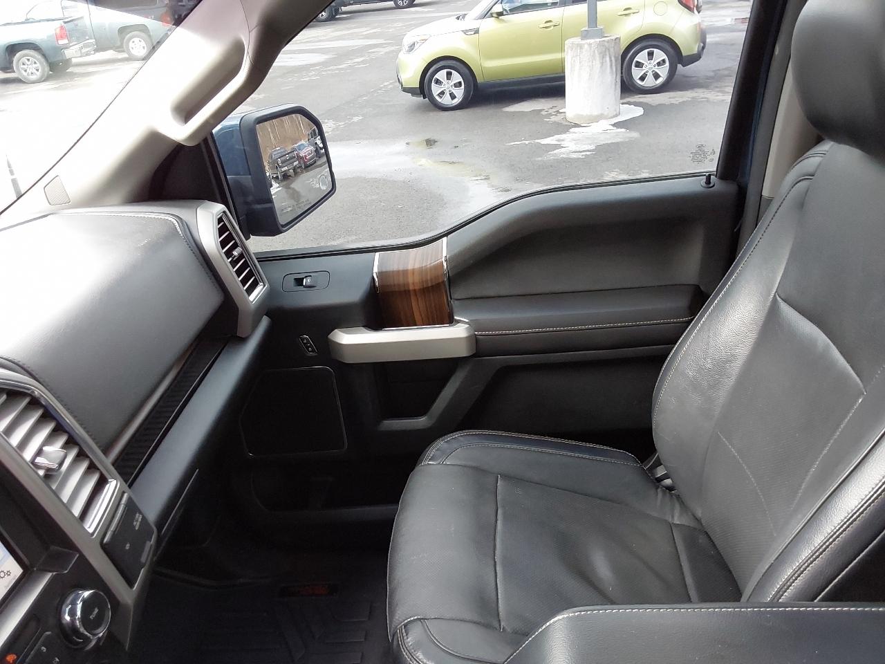 Ford F-150 4WD SuperCrew 145" Lariat 2016