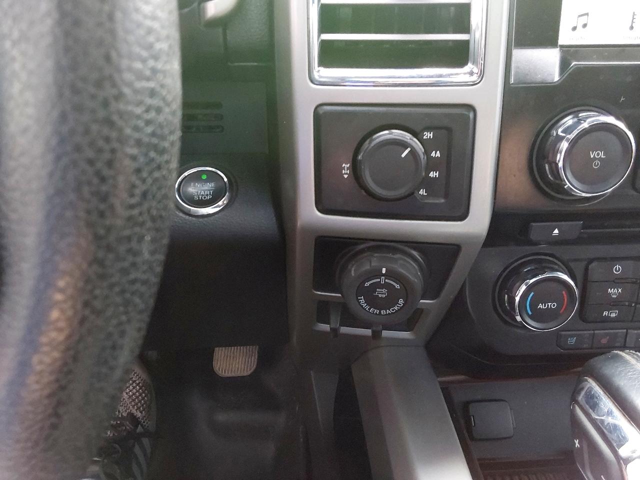 Ford F-150 4WD SuperCrew 145" Lariat 2016