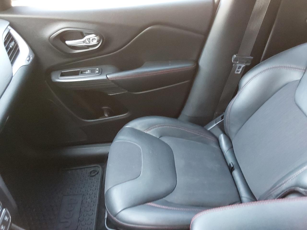 Jeep Cherokee 4WD 4dr Trailhawk 2015