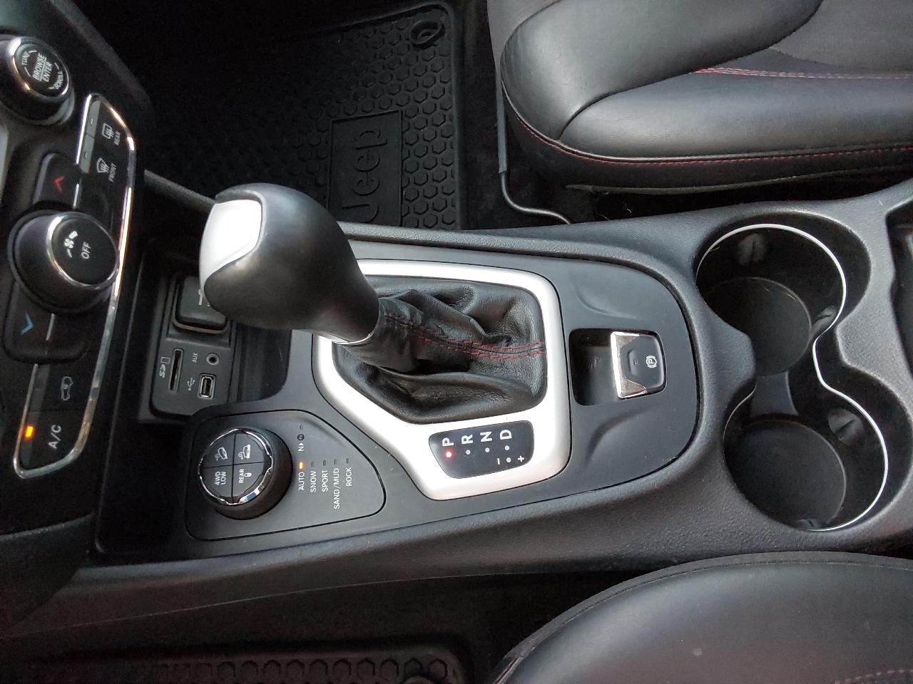 Jeep Cherokee 4WD 4dr Trailhawk 2015