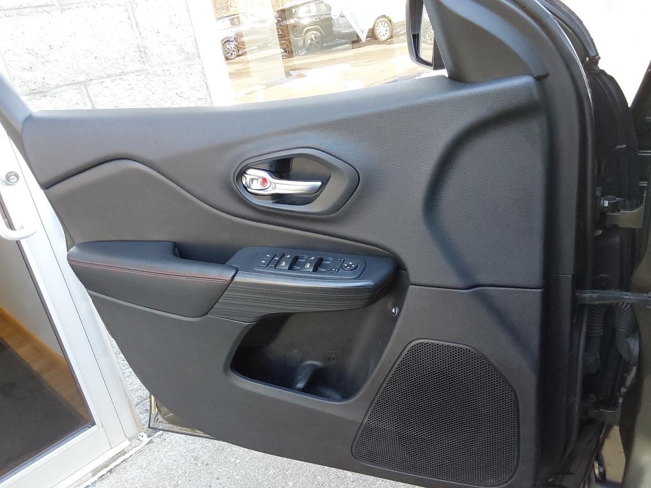 Jeep Cherokee 4WD 4dr Trailhawk 2015