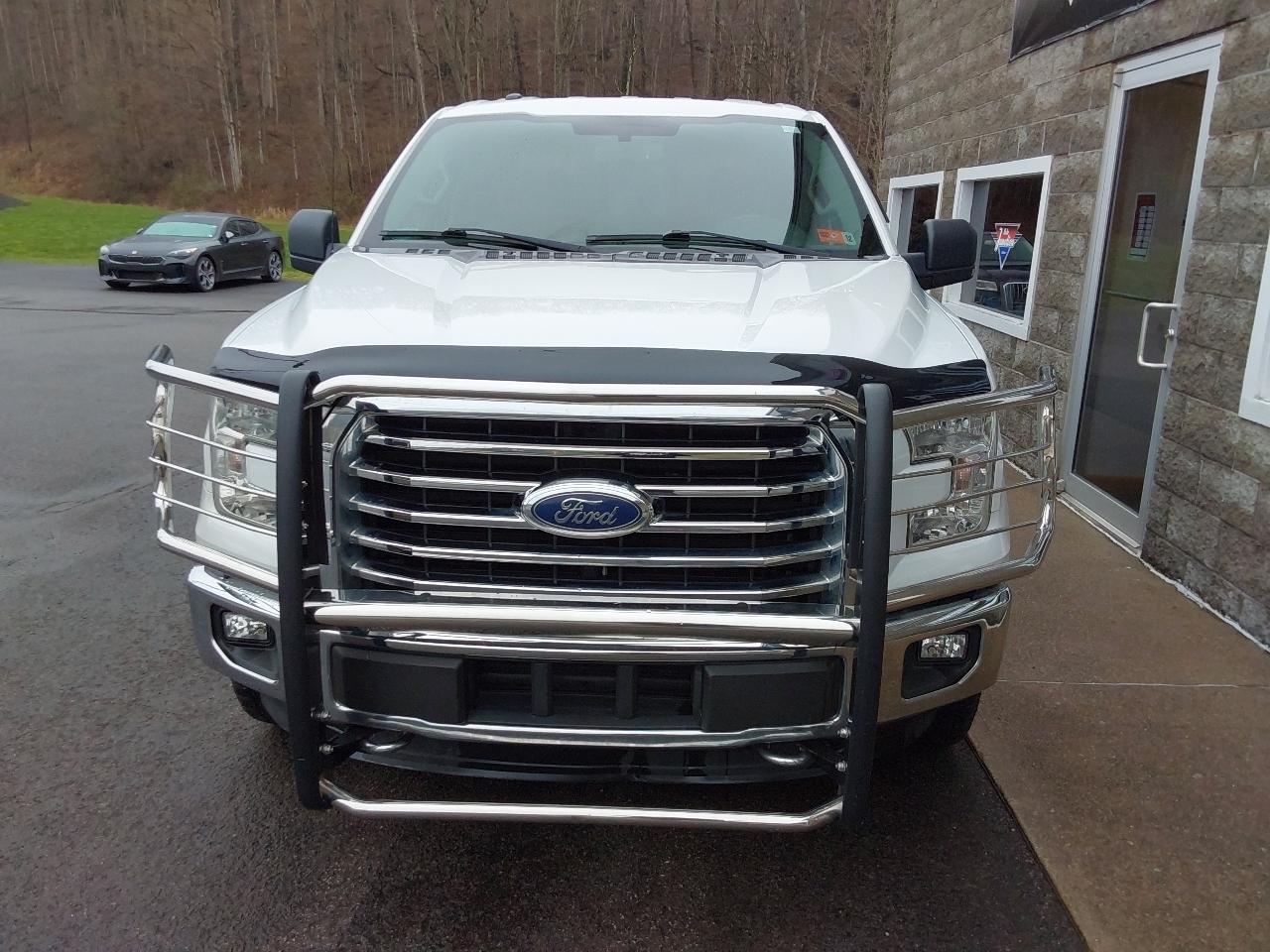 Ford F-150 4WD SuperCrew 145" XLT 2015