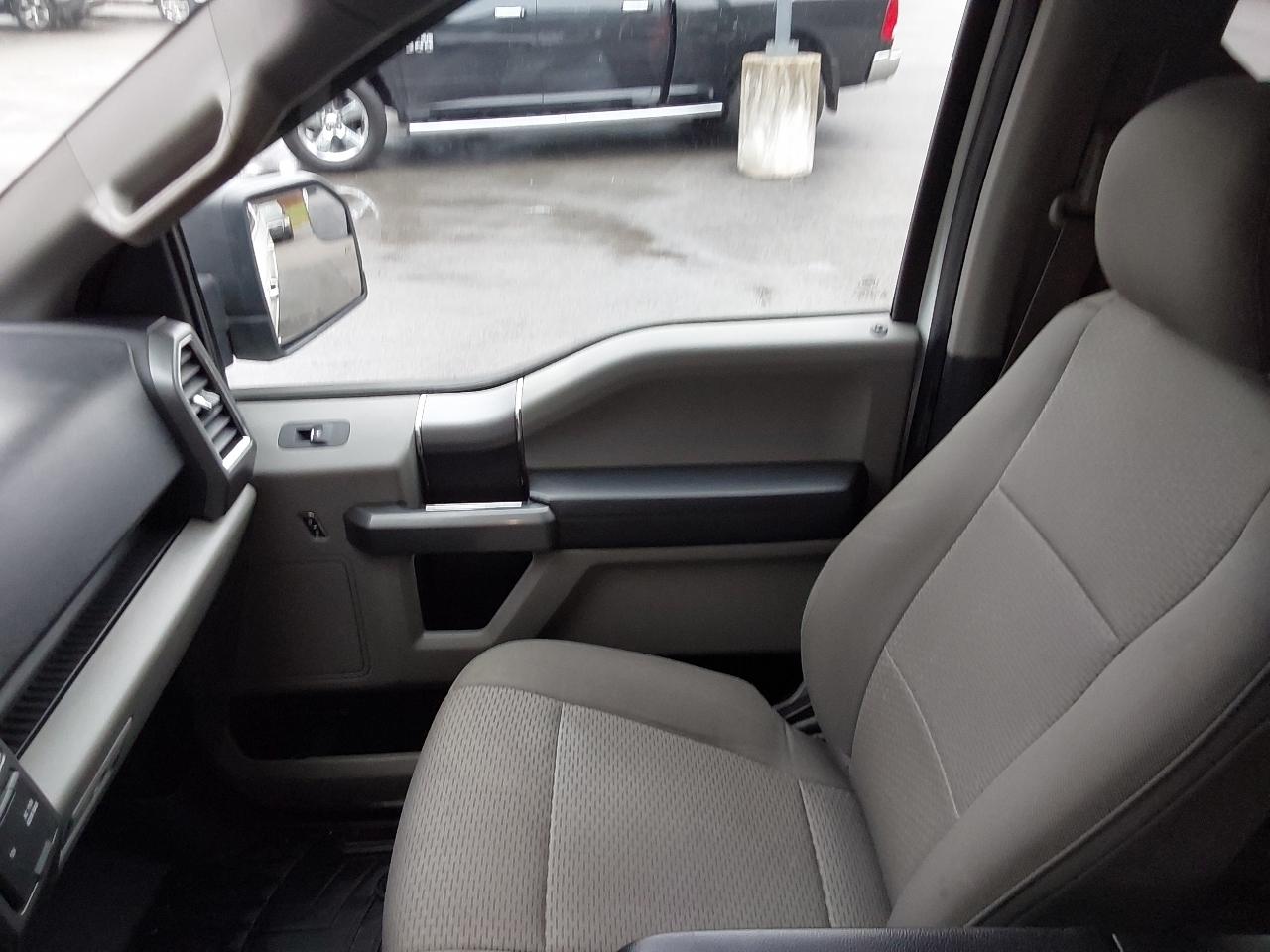 Ford F-150 4WD SuperCrew 145" XLT 2015