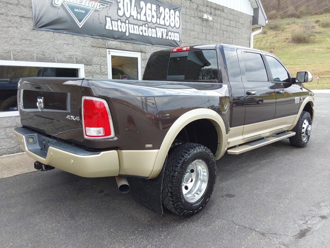 RAM 3500 4WD Mega Cab 160.5" Longhorn 2016