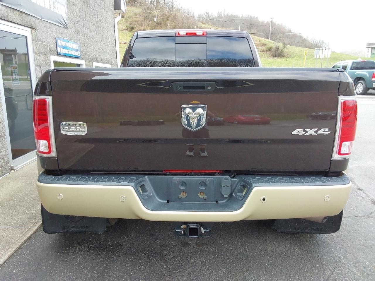 RAM 3500 4WD Mega Cab 160.5" Longhorn 2016