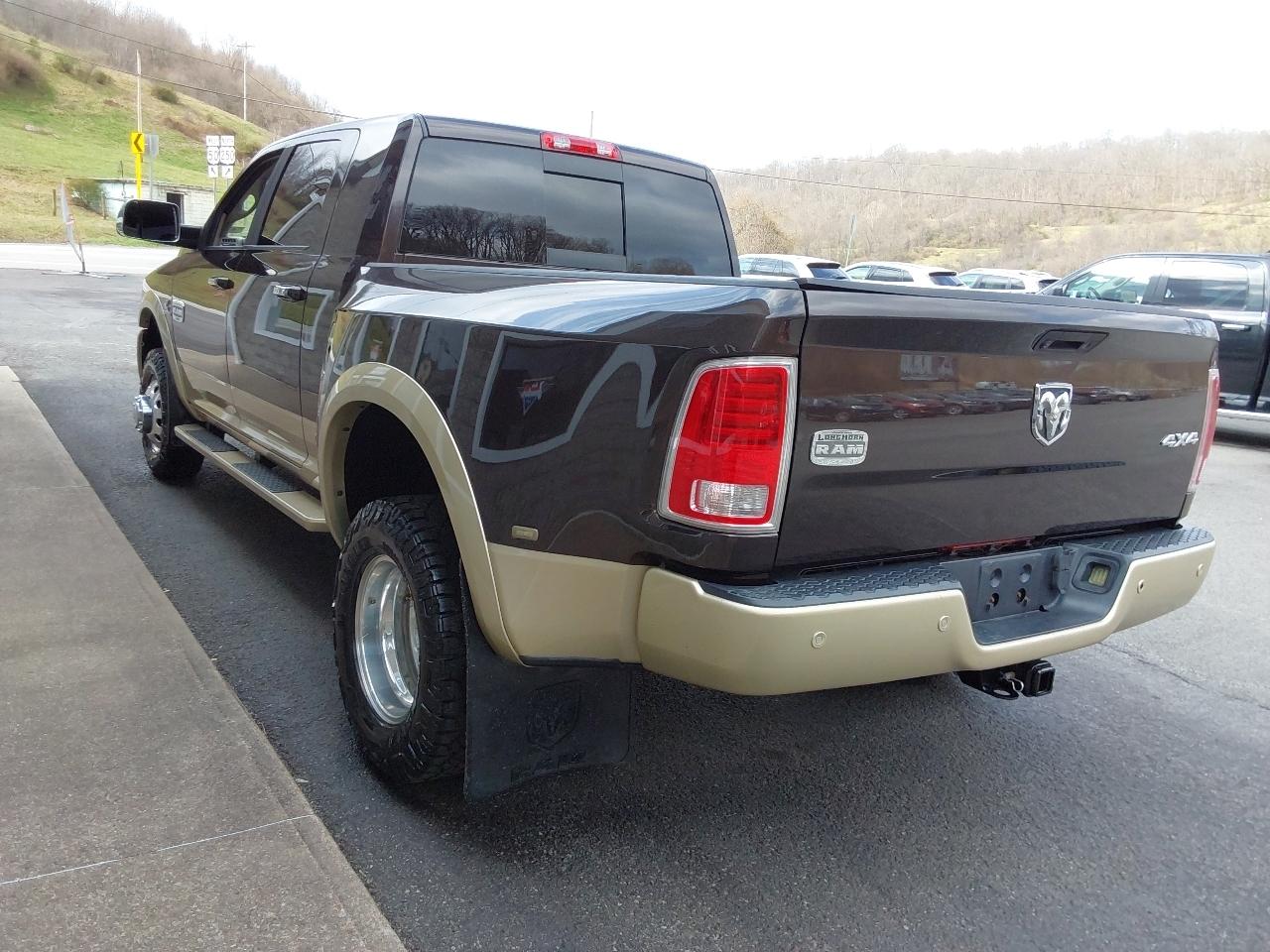 RAM 3500 4WD Mega Cab 160.5" Longhorn 2016