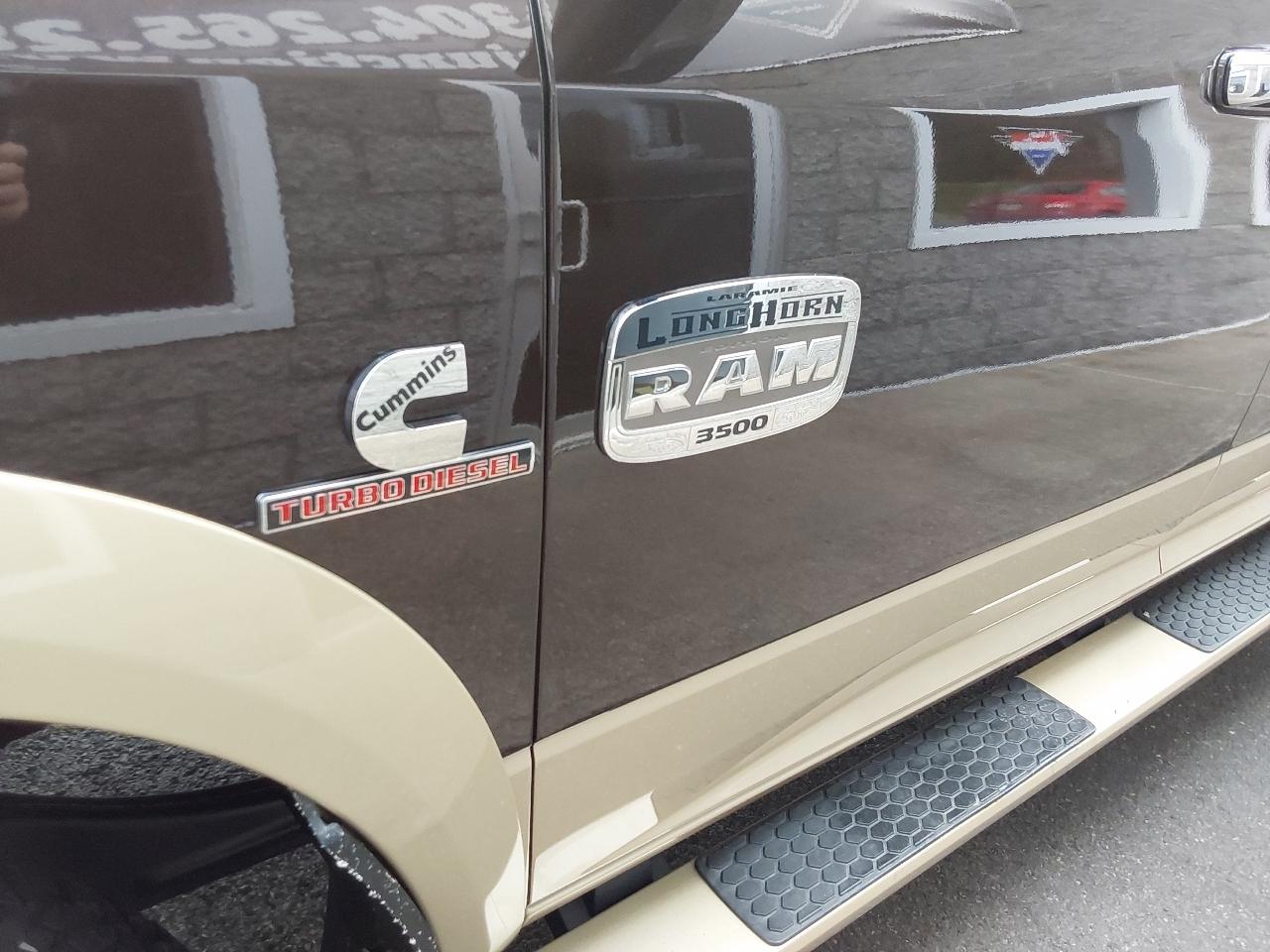 RAM 3500 4WD Mega Cab 160.5" Longhorn 2016