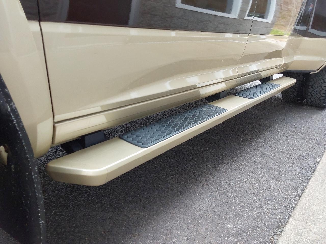 RAM 3500 4WD Mega Cab 160.5" Longhorn 2016