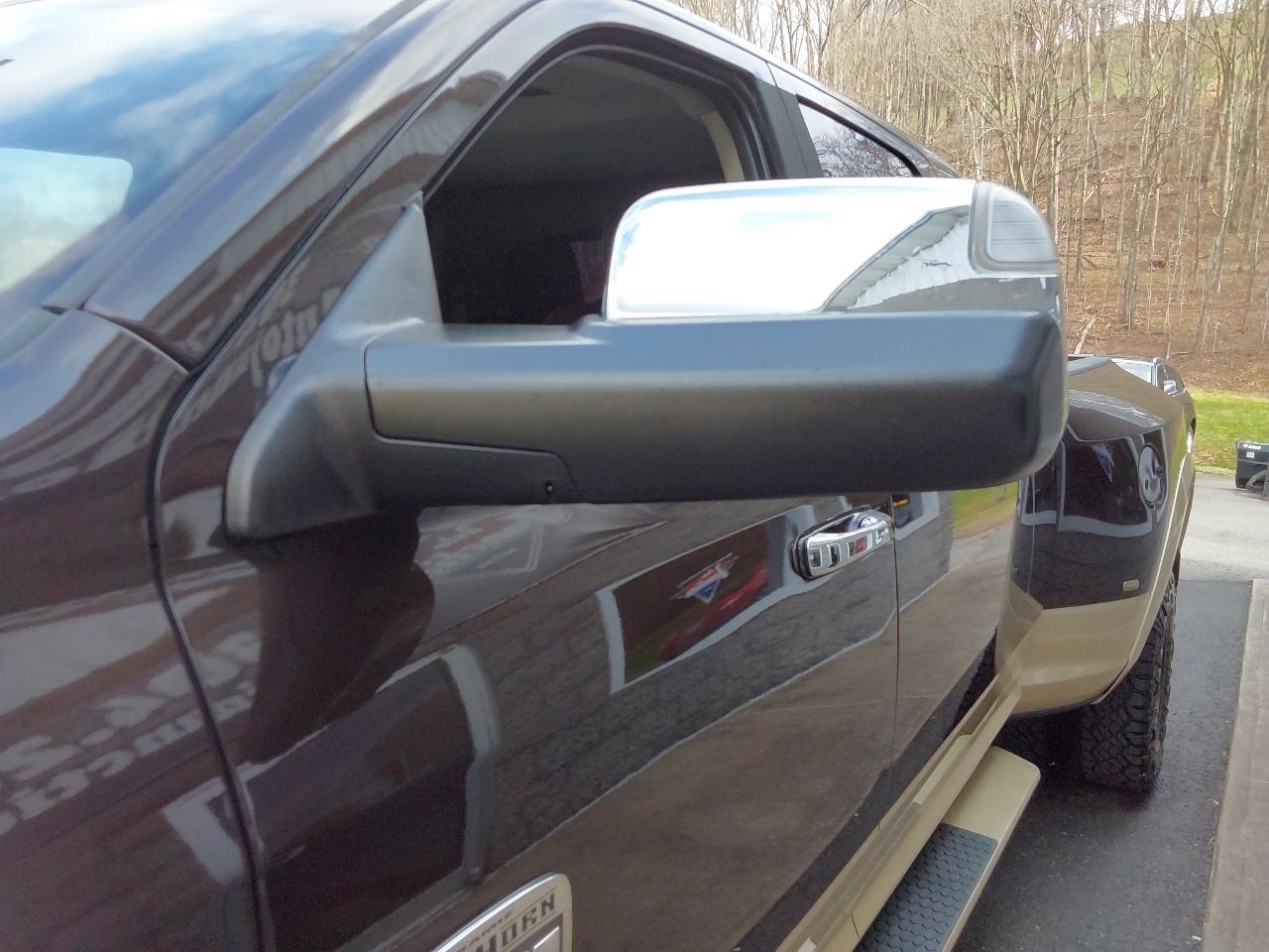 RAM 3500 4WD Mega Cab 160.5" Longhorn 2016