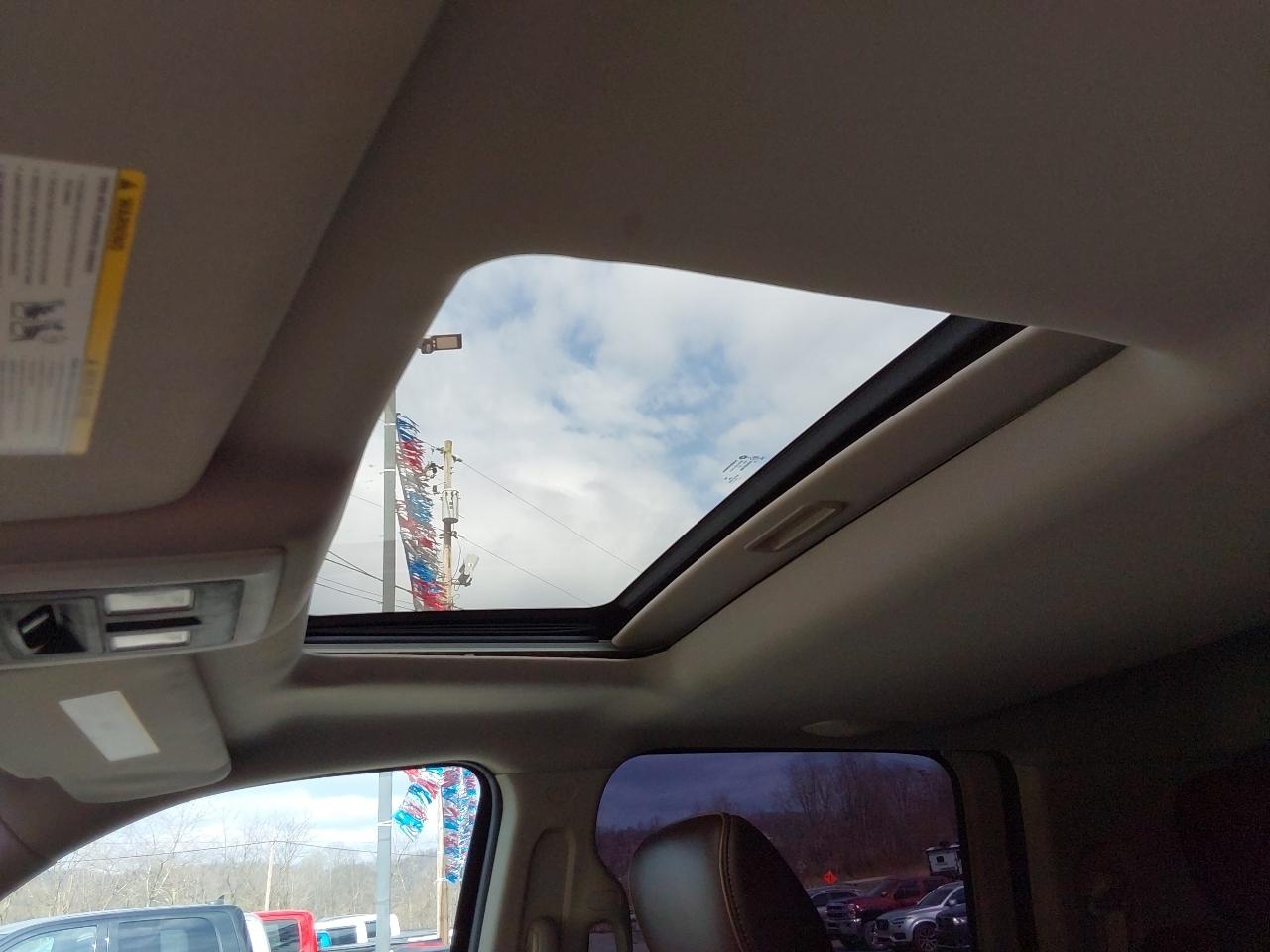 RAM 3500 4WD Mega Cab 160.5" Longhorn 2016