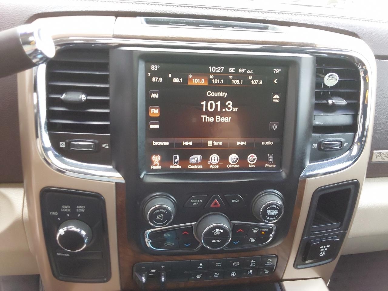 RAM 3500 4WD Mega Cab 160.5" Longhorn 2016