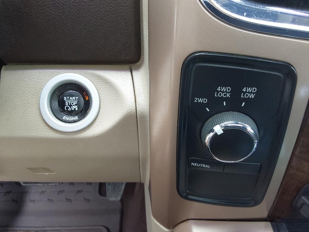 RAM 3500 4WD Mega Cab 160.5" Longhorn 2016