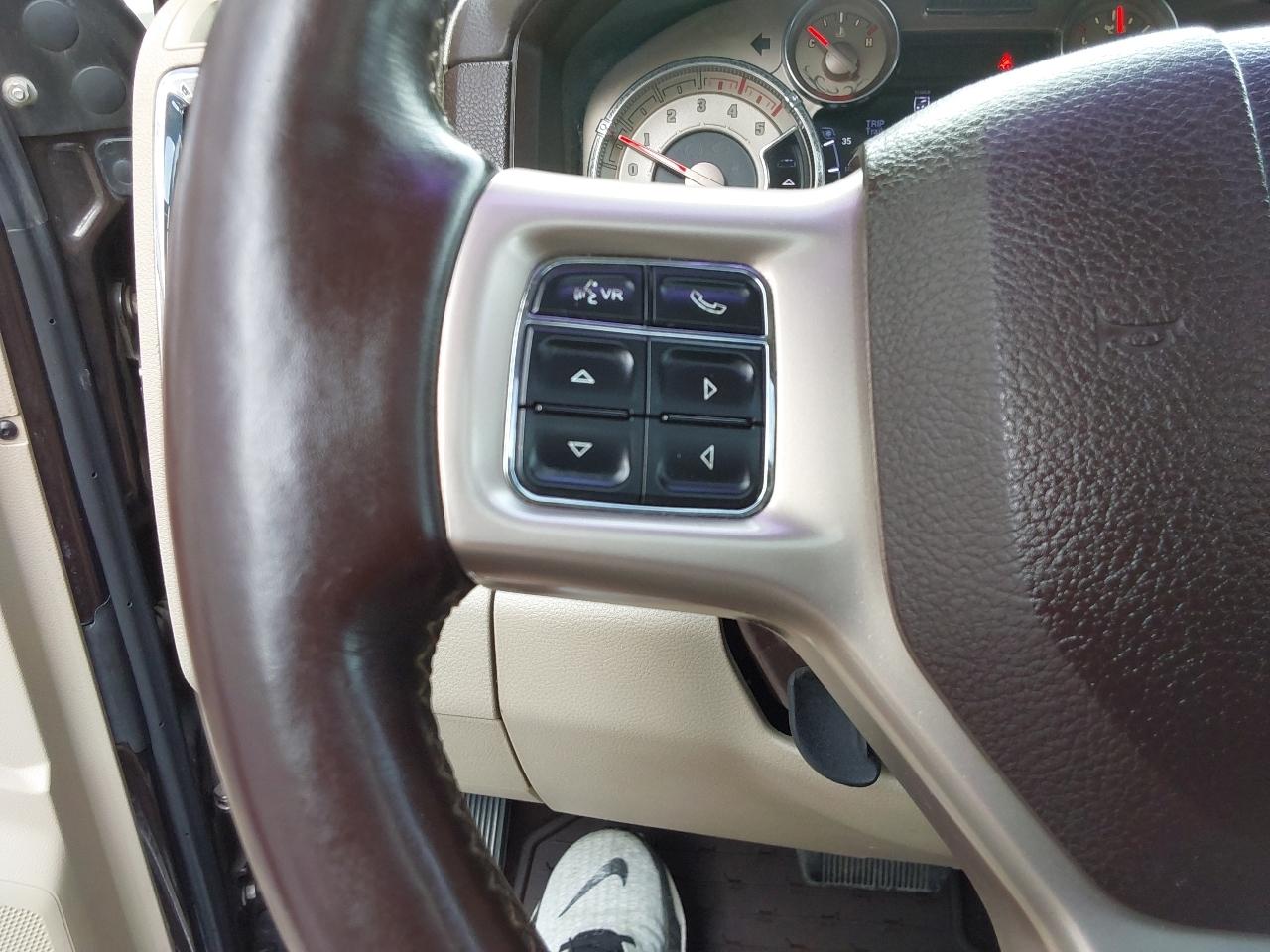 RAM 3500 4WD Mega Cab 160.5" Longhorn 2016