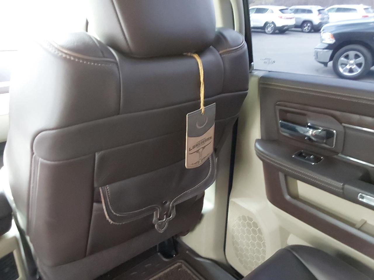 RAM 3500 4WD Mega Cab 160.5" Longhorn 2016