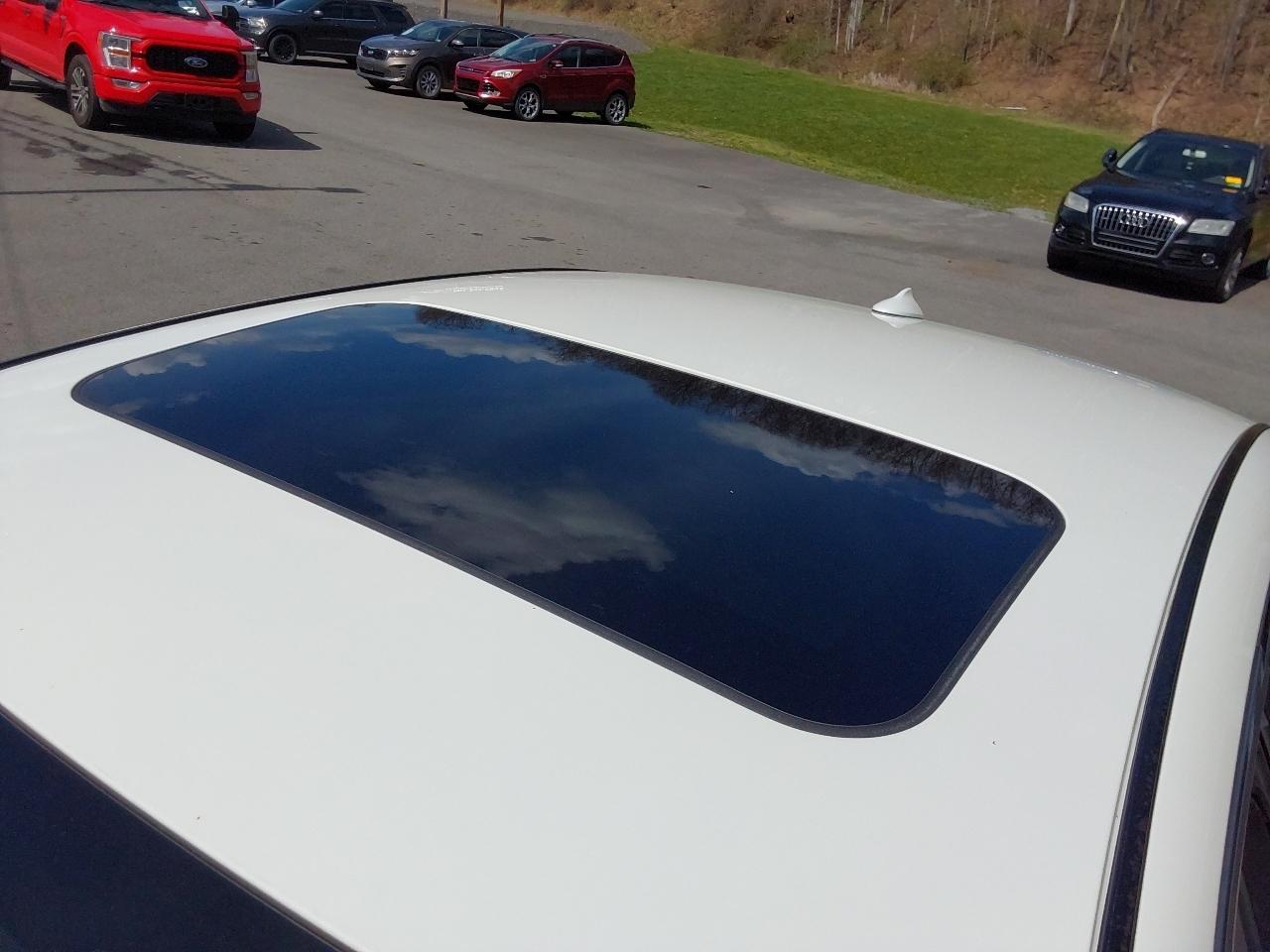 Infiniti Q50 4dr Sdn Premium AWD 2015