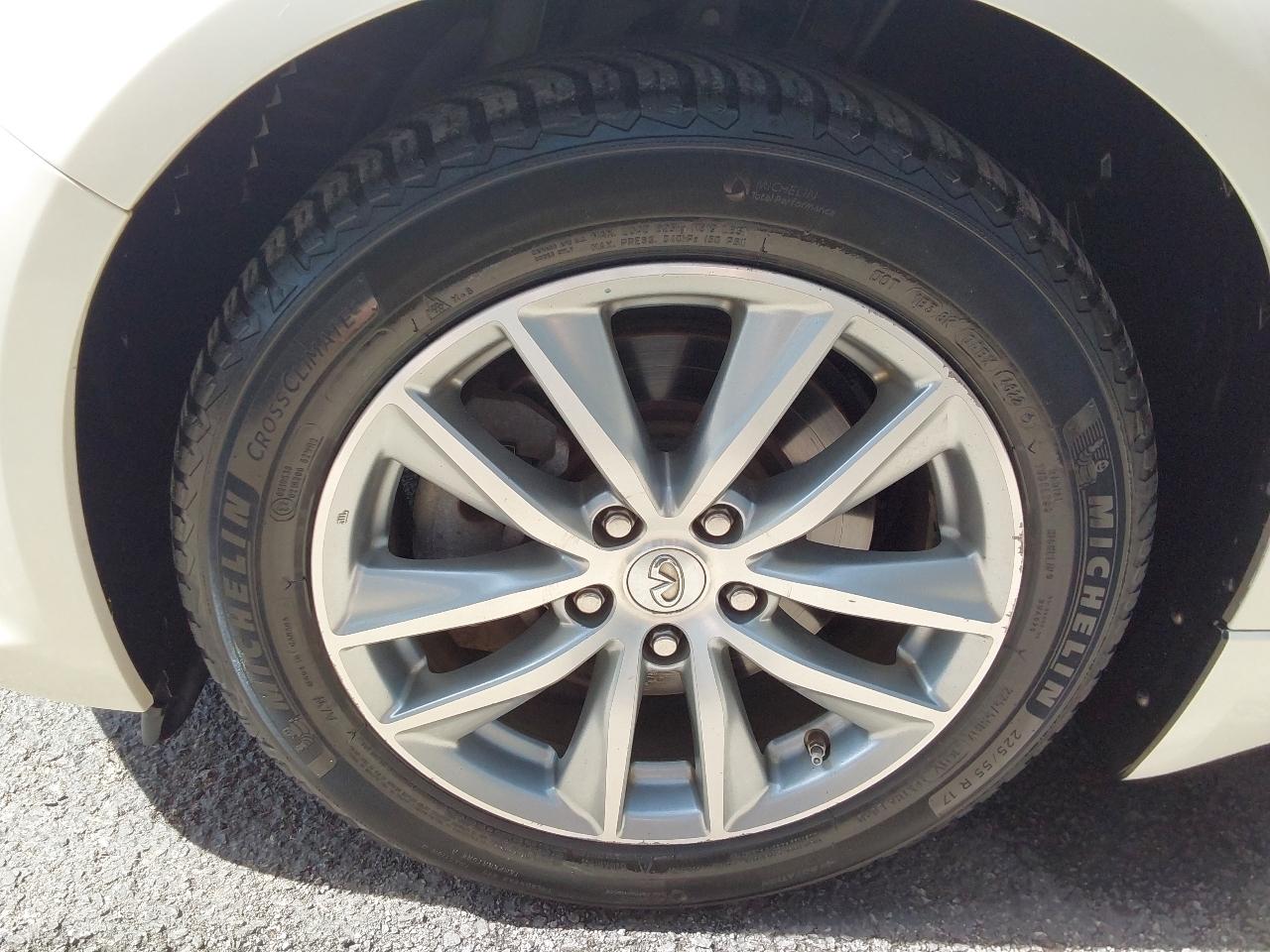 Infiniti Q50 4dr Sdn Premium AWD 2015