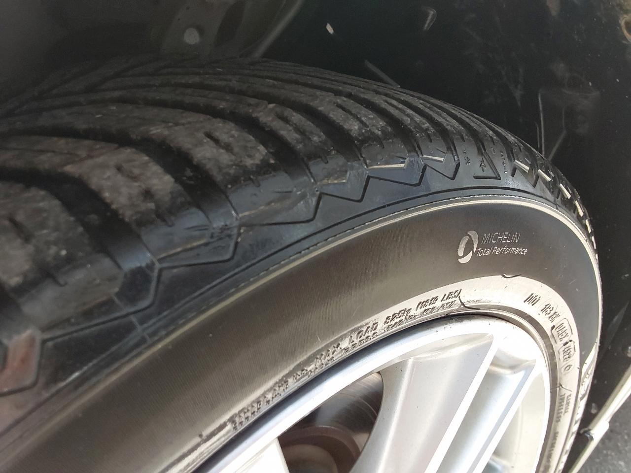 Infiniti Q50 4dr Sdn Premium AWD 2015