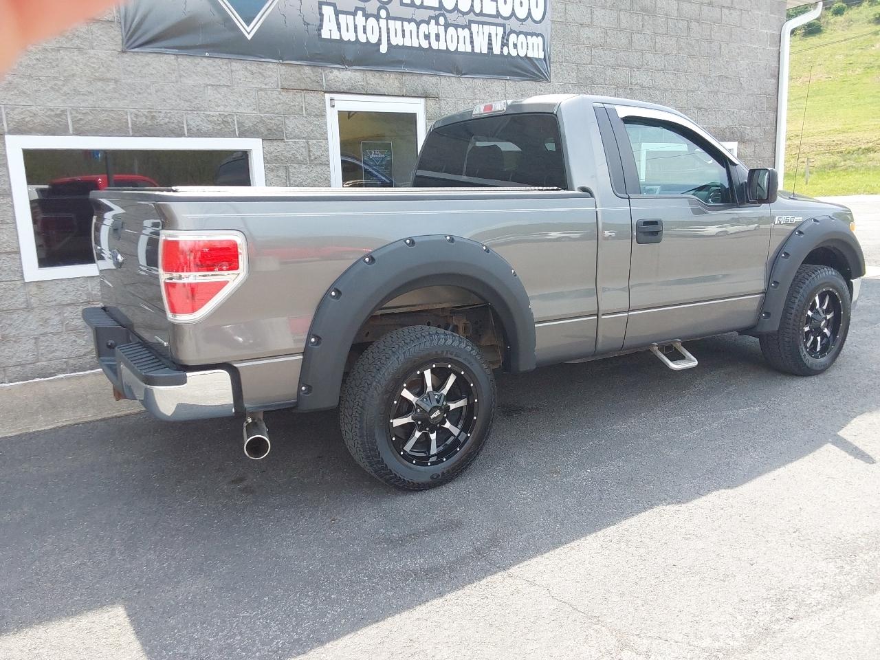 Ford F-150 2WD Reg Cab 126" XLT 2013