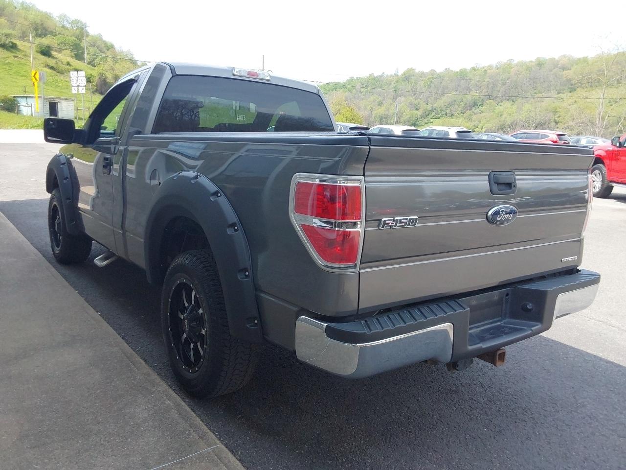 Ford F-150 2WD Reg Cab 126" XLT 2013