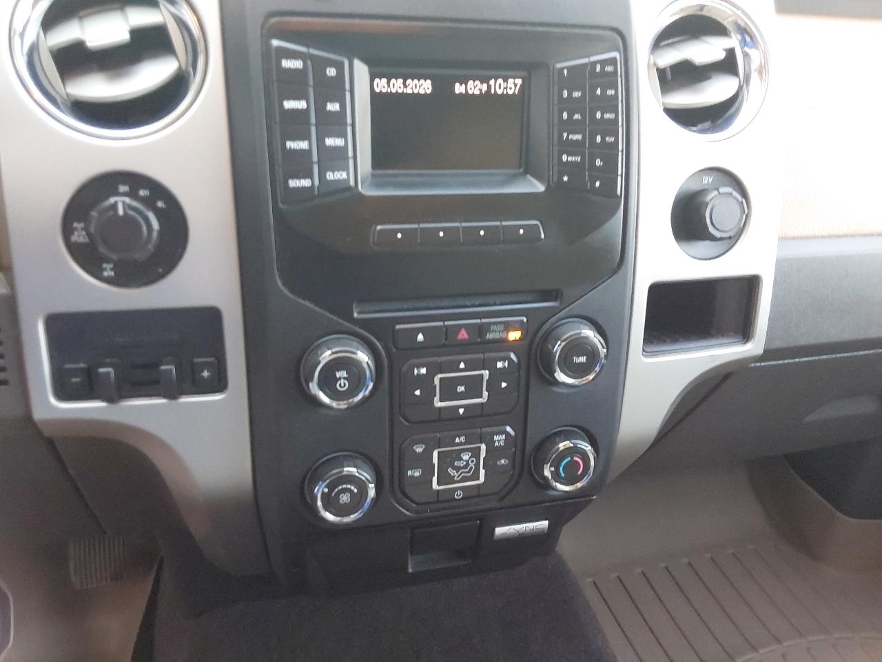 Ford F-150 4WD SuperCrew 145" XLT 2014