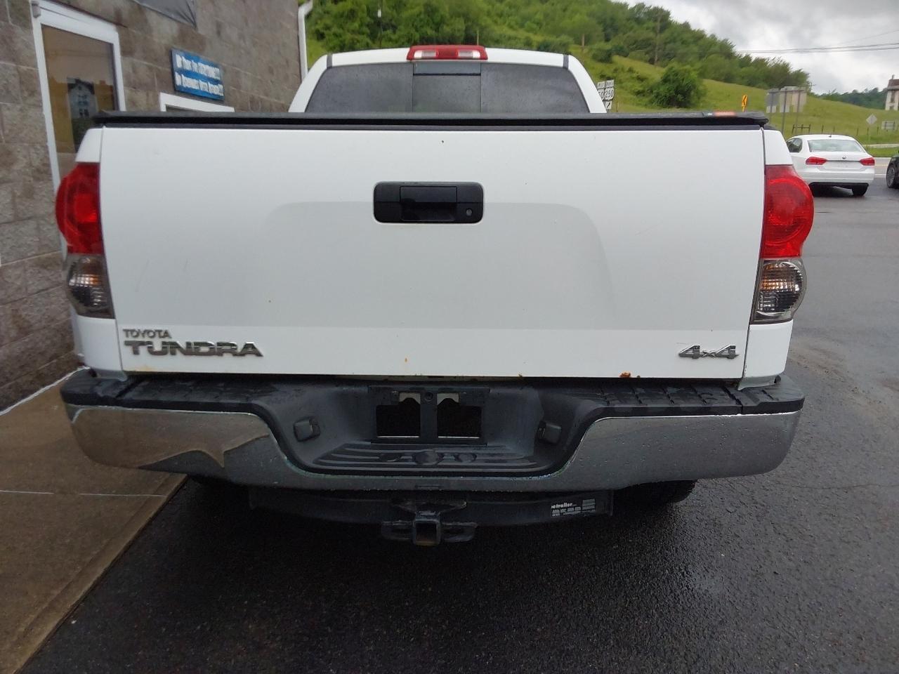 Toyota Tundra 4WD Double 145.7" 4.7L V8 SR5 (Natl 2007