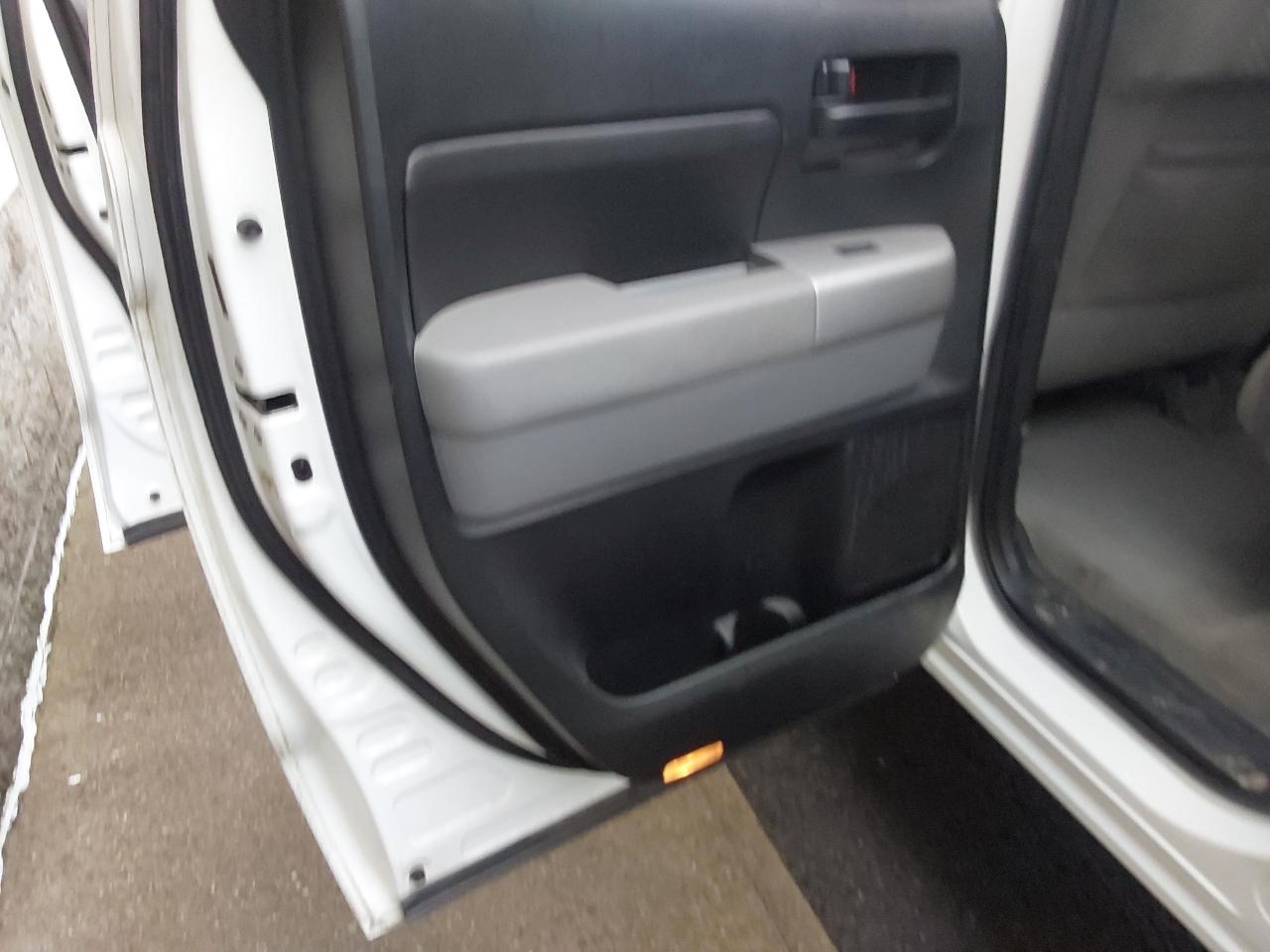 Toyota Tundra 4WD Double 145.7" 4.7L V8 SR5 (Natl 2007