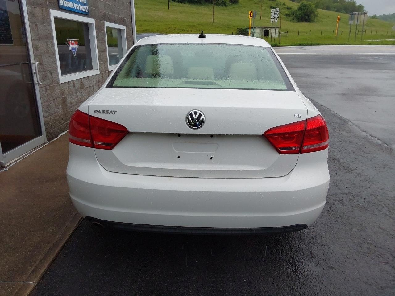 Volkswagen Passat 4dr Sdn 2.5L Auto SE PZEV 2013