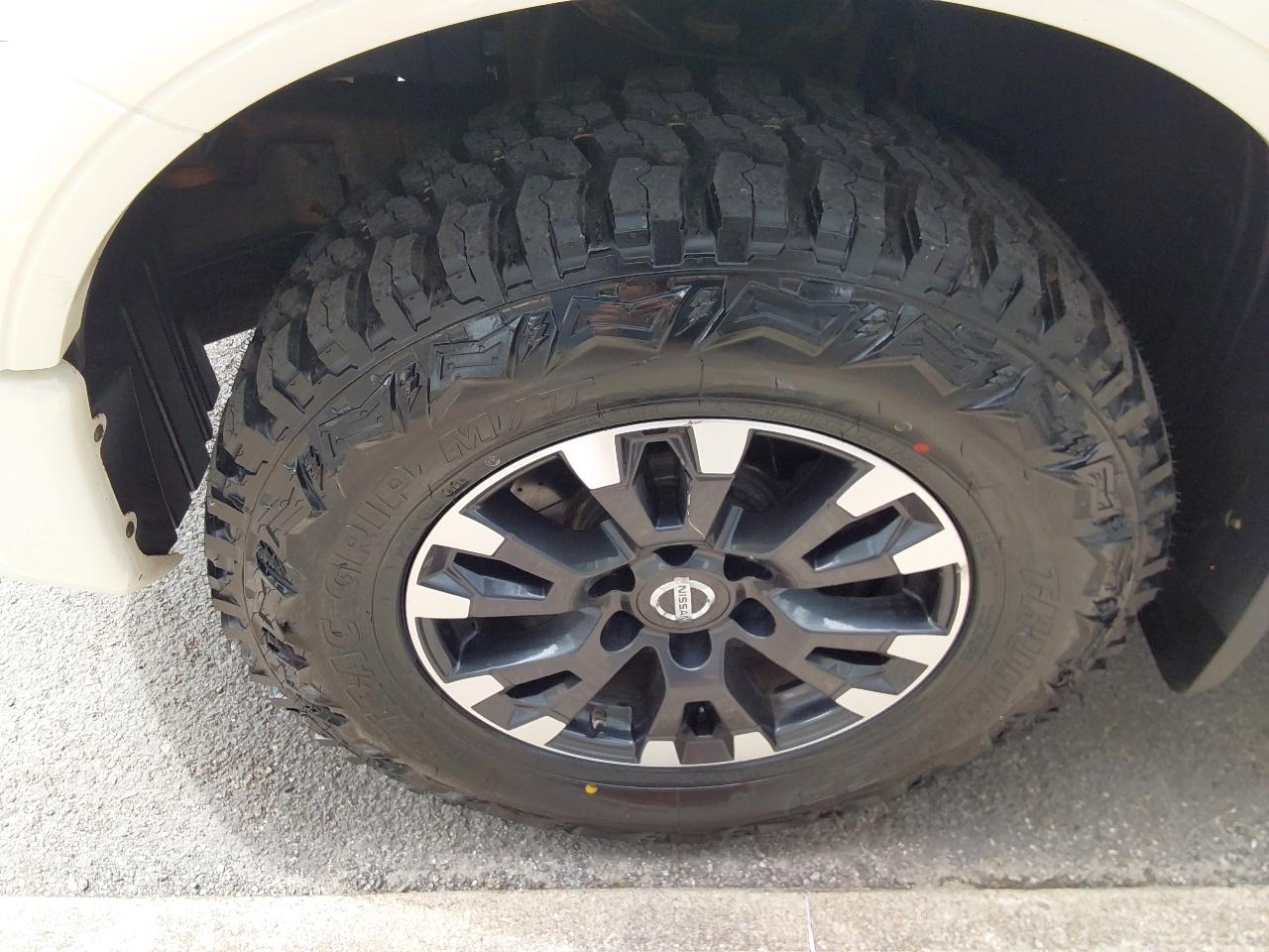 Nissan Titan 4x4 Crew Cab PRO-4X 2017