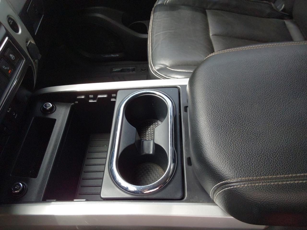Nissan Titan 4x4 Crew Cab PRO-4X 2017