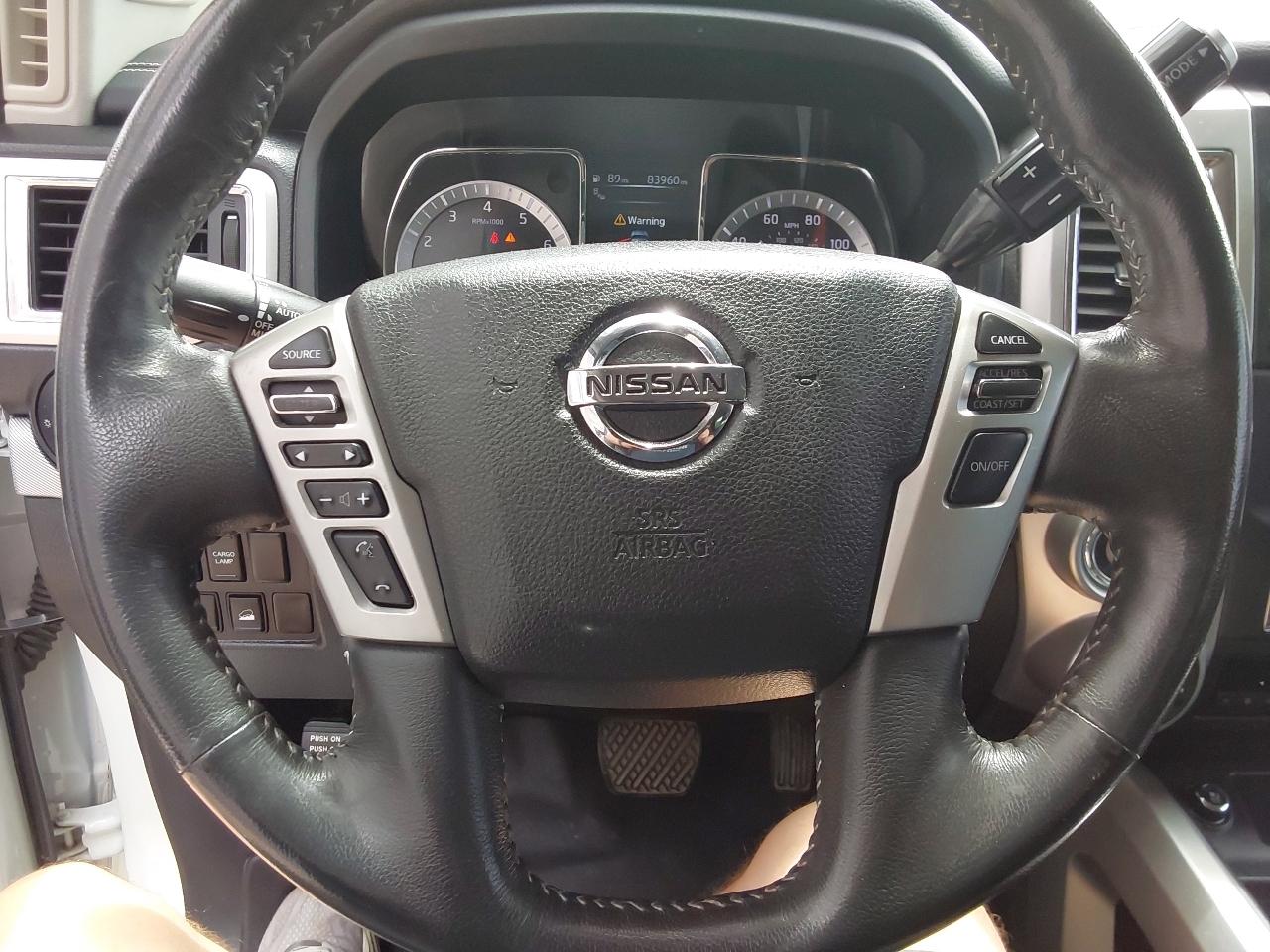 Nissan Titan 4x4 Crew Cab PRO-4X 2017
