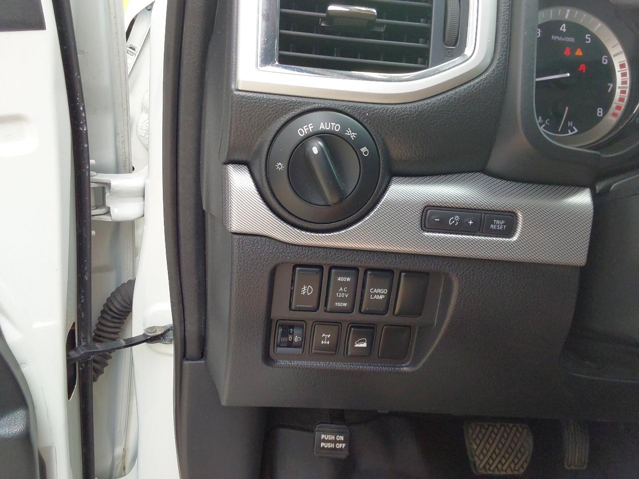 Nissan Titan 4x4 Crew Cab PRO-4X 2017