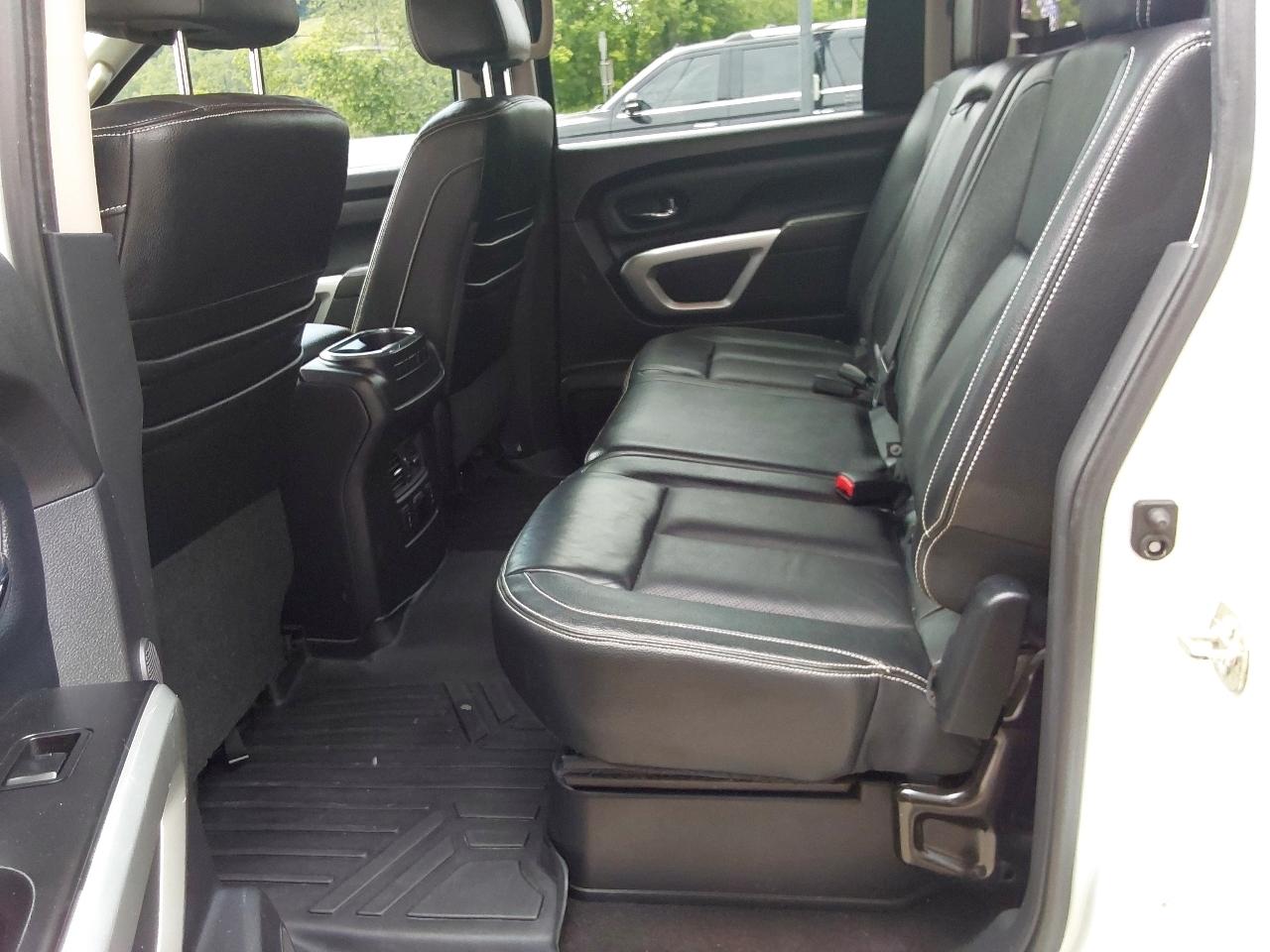 Nissan Titan 4x4 Crew Cab PRO-4X 2017