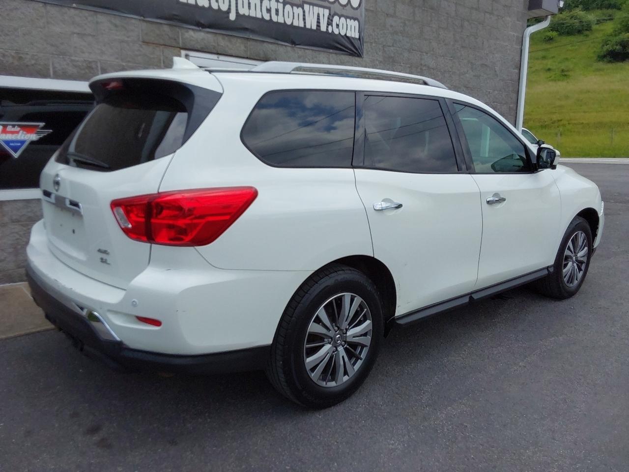 Nissan Pathfinder 4x4 SL 2019