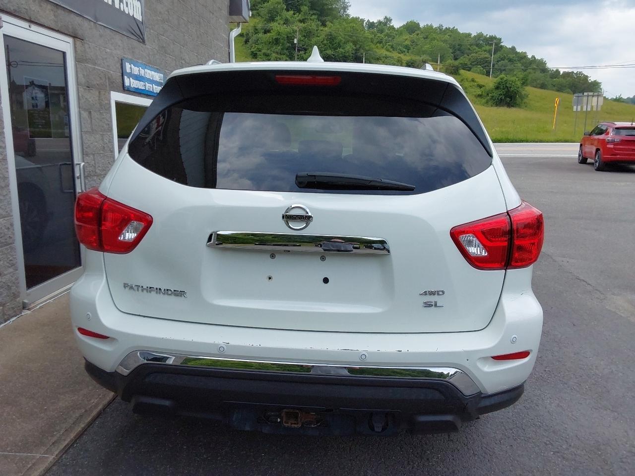 Nissan Pathfinder 4x4 SL 2019