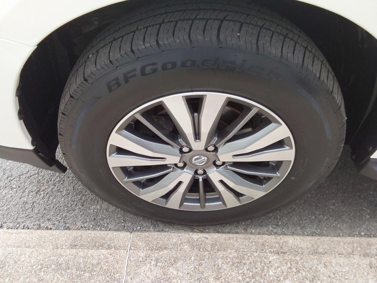 Nissan Pathfinder 4x4 SL 2019