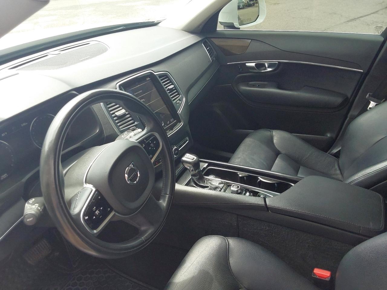 Volvo XC90 T6 AWD Momentum 7 Passenger 2020