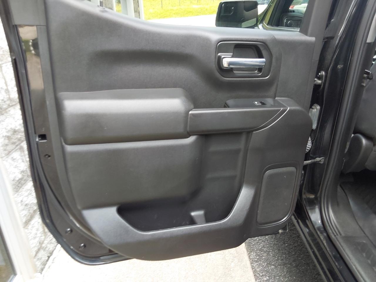 Chevrolet Silverado 1500 4WD Crew Cab 147" LT 2020