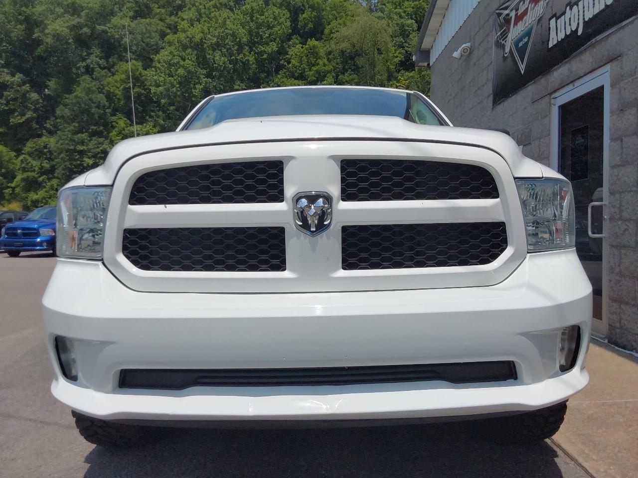 RAM 1500 Classic Express 4x4 Quad Cab 6'4" Box 2019