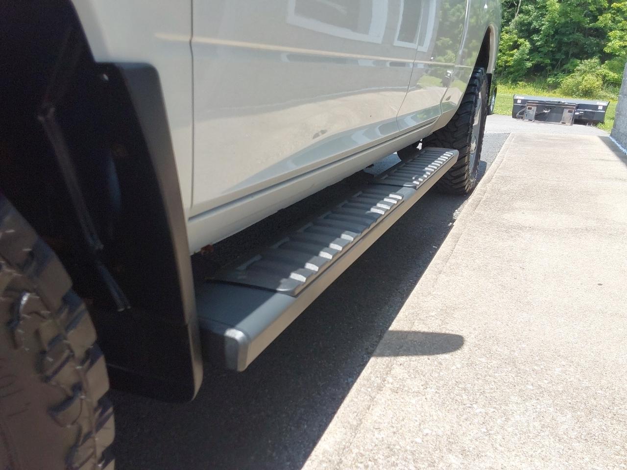RAM 1500 Classic Express 4x4 Quad Cab 6'4" Box 2019