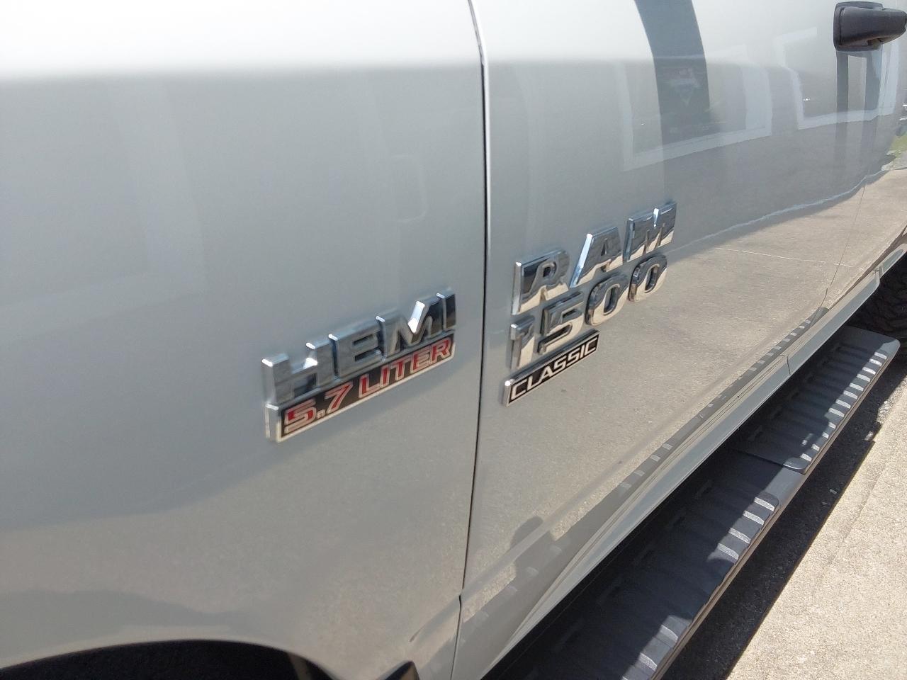 RAM 1500 Classic Express 4x4 Quad Cab 6'4" Box 2019