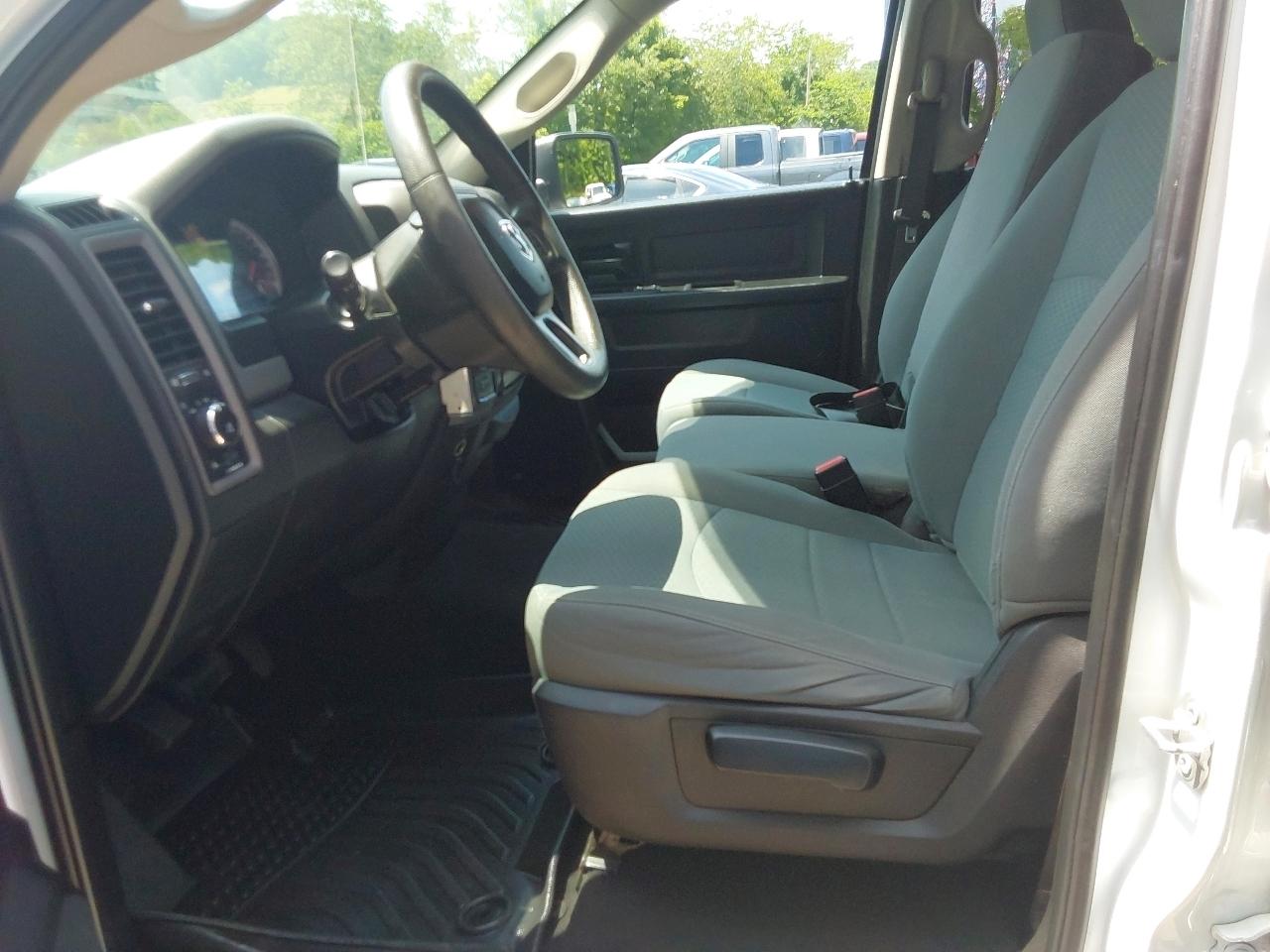 RAM 1500 Classic Express 4x4 Quad Cab 6'4" Box 2019