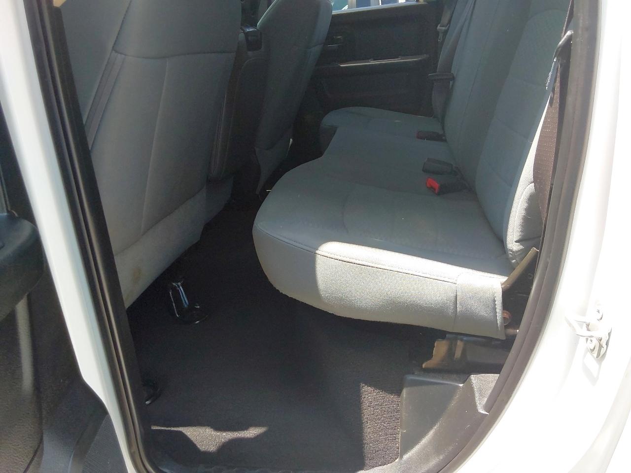 RAM 1500 Classic Express 4x4 Quad Cab 6'4" Box 2019